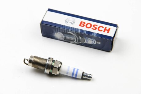 Свеча зажигания fr6hi332 iridium (vw,skoda) BOSCH 0242240665