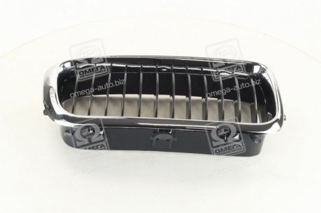 Решетка в капоте пра. bmw 7 e38 TEMPEST 014 0092 912